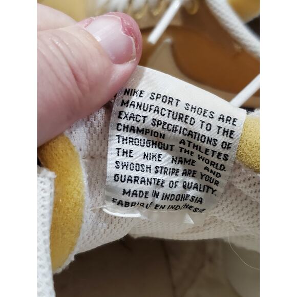 Nike Waffle Debut SE Women’s Sneakers – Size 9.5 – Tan/White/Yellow - Picture 6 of 9